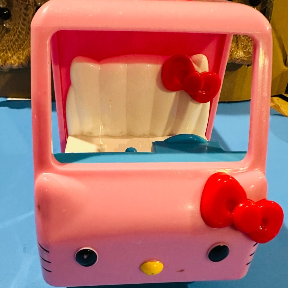 Hello Kitty Pink Food Truck